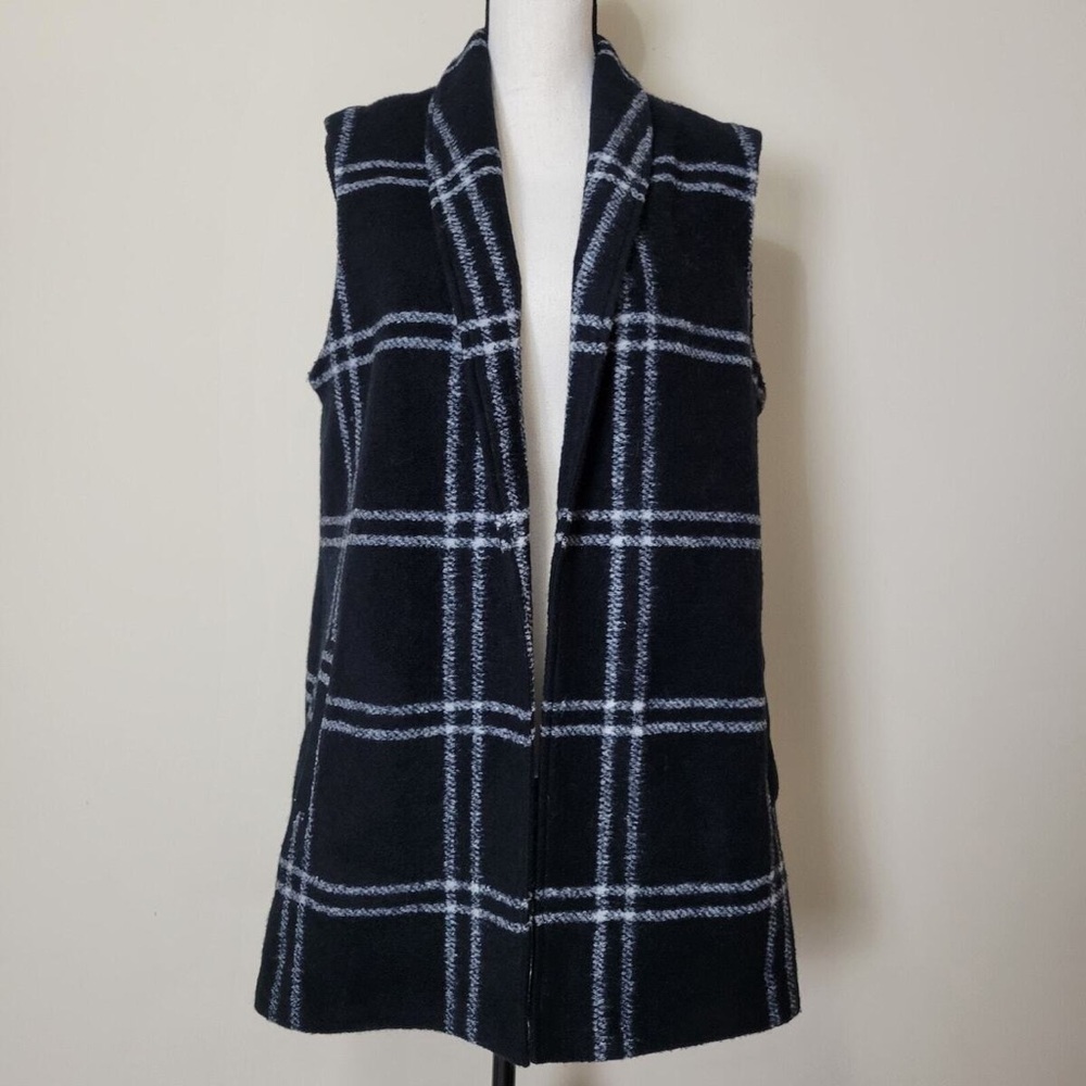 Sleeveless Plaid Open-Front Vest - Black & White